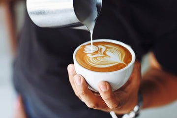 Kaffeentusiastens guide til den perfekte kop: Fra bønne til bryg